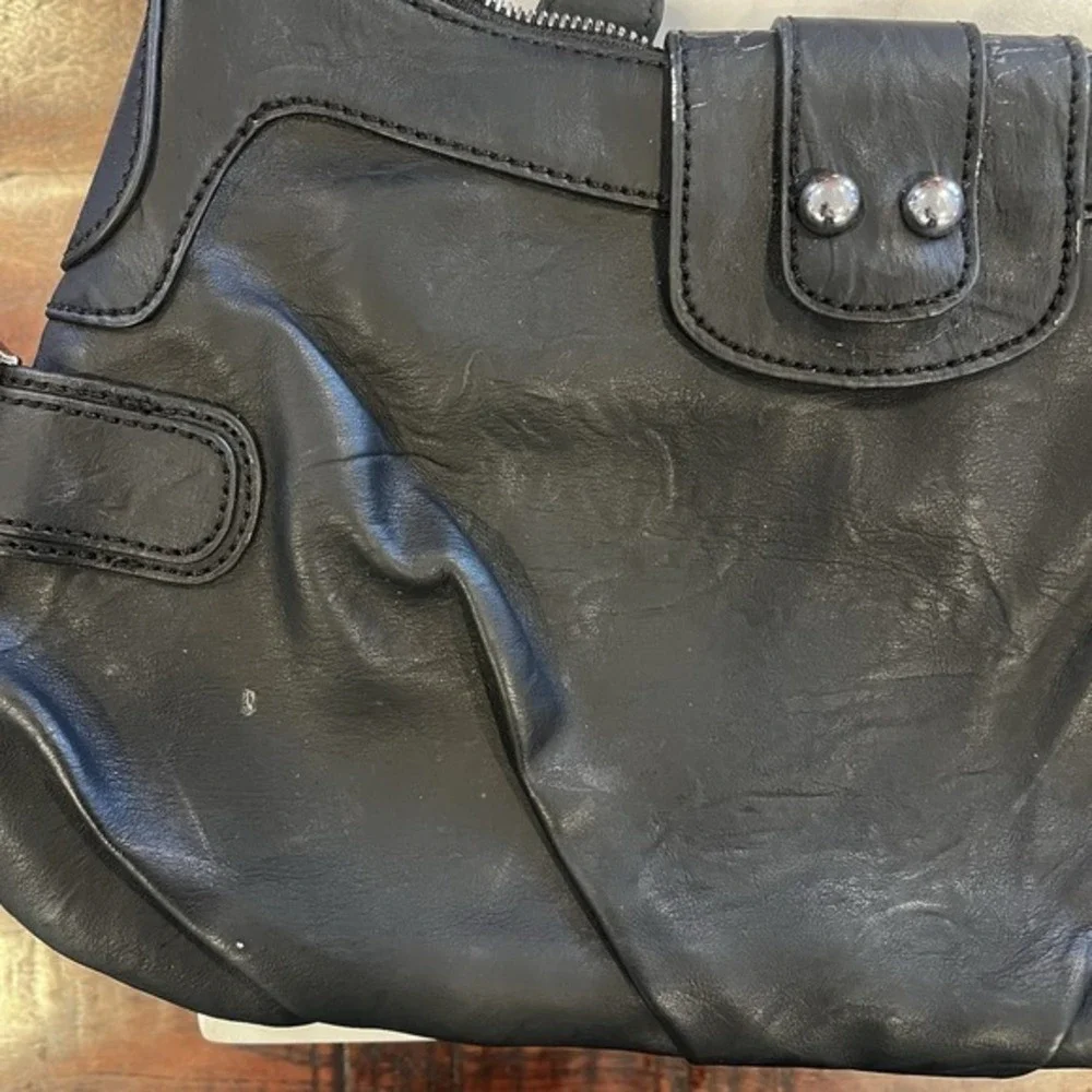 GUESS Black Leather Shoulder Bag Y2K‎ Silver Hardware Zip Hobo Purse